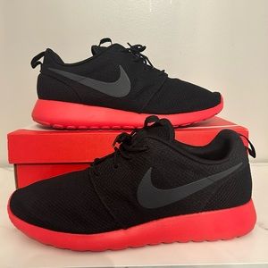 NIKE ROSHE ONE - Black / Anthracite-Siren Red 12